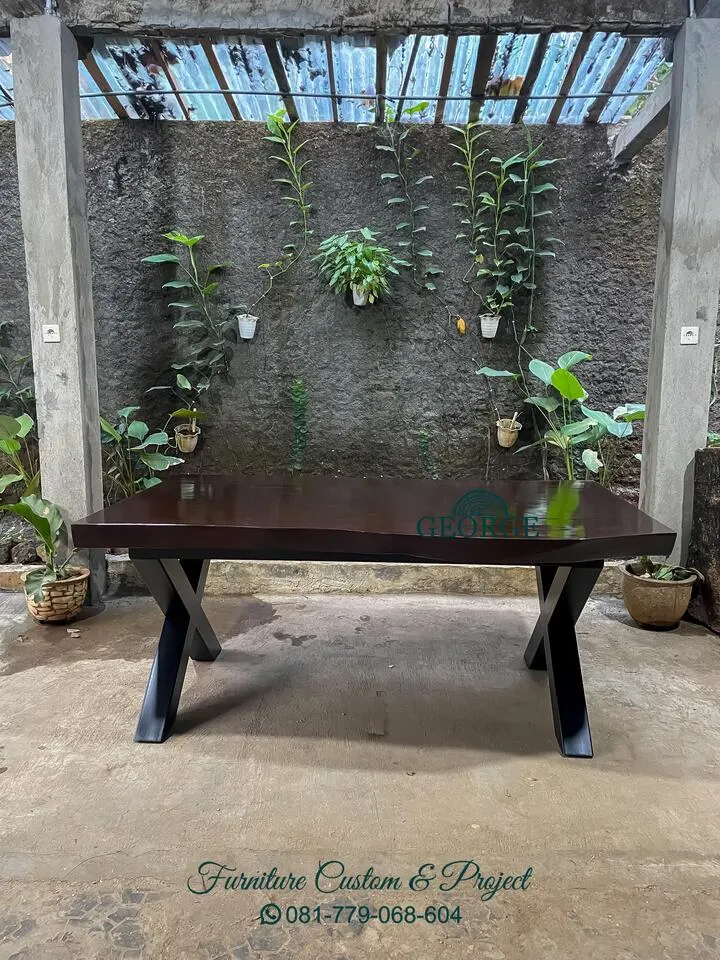 Dining Table Elysium